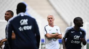 Booster pack fifa panini uefa football euro 2016 france adrenalyn xl ! Foot La France Remporte Son Match Contre L Irlande 2 0