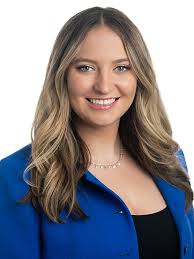 Sarah Kohn's Instagram, Twitter & Facebook