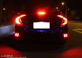 When It Comes To Its Tail End Your 2016 Honda Civic Has What It Takes To Steal The Show And Some Glances On The Stre Civic Sedan Honda Civic Sedan Honda Civic