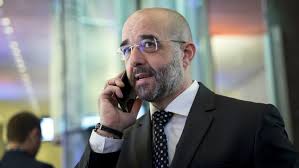 Az államtitkár szerint nincs szó jogkorlátozásról, mikor a kormányzat védettségi igazolványhoz köti a lazításokat. Vadaszmagazin Foszerkesztoje Lett Kovacs Zoltan 24 Hu