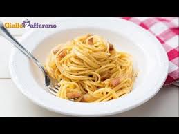 Carbonara Perfetta La Ricetta Di Giallozafferano Pochi Ingredienti Per Un Primo Piatto Della Tradizione Da Le Ricette Spaghetti Alla Carbonara Pasti Italiani
