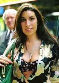 Pin De Jose En Dime Donde Esta El Pastor Para Esta Oveja Descarriada Amy Winehouse Amy Famosos