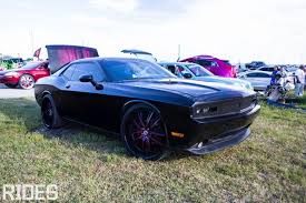 Black And Purple Car Rims Black Dodge Challenger With Purple Custom Paint Job And Rims Dodge Challenger Black Super Cars Custom Paint Jobs