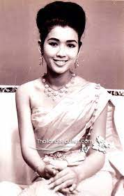 Former miss universe winner zozibini tunzi of south africa places the. Thailand S First Miss Universe Of 1965 Shocks World With Recent Pic Coconuts Bangkok