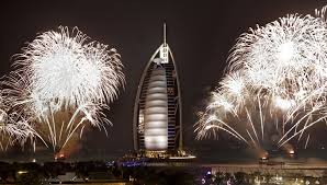 Abdoulaye daouda diallo, ministre de l'intérieur et de la sécurité publique, a interdit l'utilisation des feux d'artifice sur toute l'étendue du territoire national, comme ce fut le cas en 2015. Les Camarguais De Groupe F Tirent Les Feux D Artifice Du Nouvel An A Taipei Et Dubai