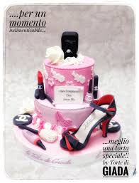 Una Torta Da Fidanzamento E Stata Realizzata Con Anello Diamanti Come Cake Topper Torte Buon Compleanno Compleanno