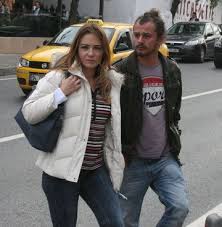 Rahmetli eşiniz i̇smail hakkı sunat'tan olan oğlunuz engin deniz hastalığı biliyor muydu? Deniz Ugur Dating Famousfix Com