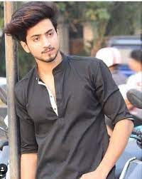 New Trending Boy Amazing Hairstyle Pic Collection 2019 All Type Whatsapp And Facebook Status In Hindi All Type S Boy Hairstyles Desi Guys Photo Poses For Boy