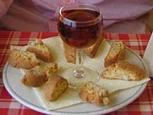 I cantucci sono biscotti secchi alle mandorle tipici toscani. Biscotti Wikipedia