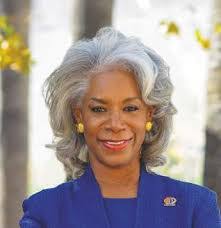 Joanna Crossman's Instagram, Twitter & Facebook