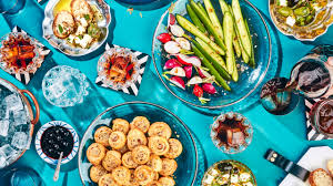 When planning your next buffet dinner party, choose elegant yet simple menu recipes, set up your table for convenience and visual appeal and strictly adhere to buffet food safety guidelines. How To Throw A Cocktail Party Epicurious