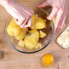 Muffin Pommes De Terre Coeur Coulant Au Fromage Recette Recettes De Cuisine Pomme De Terre Au Fromage Cuisine Et Boissons