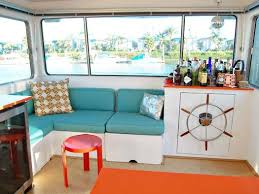 Tracy Metro S Houseboat Redesign Boat House Interior Houseboat Kitchen House Boat