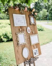 Heute Mochte Ich Euch Dieses Schmuckstuck Vorstellen Die Holzwand Mit Bilderrahmen Kann Als Tischplan Oder Einfach Fur In 2020 Bilderrahmen Wande Fotowand Holzwand