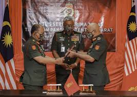 Kebawah duli yang maha mulia. Serah Terima Tugas Tptd Berita Tentera Darat Malaysia