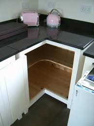 Kitchen Corner In 2020 Ecke Kuchenschrank Selbstgebaute Kuchenschranke Kuche Aufbewahrung Ideen