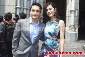 Michella putri telah menjalin hubungan dengan randy pangalila selama 6 tahun, namun kisah cinta itu kandas. Foto Randy Pangalila Dan Michella Putri Hadir Di Pemberkatan Glenn Alinskie Dan Chelsea Olivia Foto 2 Dari 14