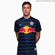 Assisted by dominik szoboszlai with a cross following a set piece situation. Red Bull Salzburg 21 22 Home Away Kits Released Footy Headlines