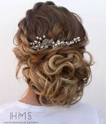 It adds to the sensuality of the wearer, making that person look younger. 20 Soft And Sweet Wedding Hairstyles For Curly Hair 2021