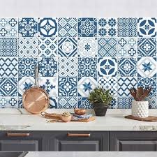 Le carreau de ciment fait son retour depuis deux ans environ. 19 Idees Pour Une Credence Adhesive Imitation Carreaux De Ciment Salle De Bain Et Cuisine Imitation Carreaux De Ciment Credence Adhesive