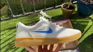 Rubber outsole with deep notches that expand and contract as you move. Close Look Nike Sb Nyjah Free 2 Gum Summit White Light Photo Blue Youtube