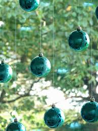 See more ideas about beach christmas, beachy christmas, coastal christmas. How To Hang Christmas Ornaments In A Window No Damage Dans Le Lakehouse