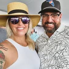 Ashly Roy's Instagram, Twitter & Facebook