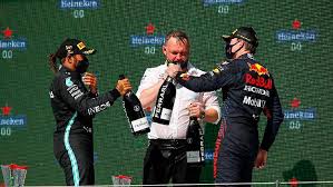 So he was born with dual nationality: Hartes Wm Duell Mit Hamilton Psychospiele Nagen An Max Verstappen N Tv De