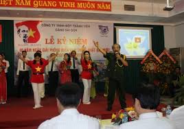 Chúc bạn có được thông tin hữu ích cho mình | trang 1. Ä'áº£ng Vien Anh Hung 2 Quá»'c Tá»‹ch Nguyá»…n VÄƒn Láº­p Trong Ngay 30 4