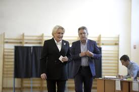 Să vă faceți o idee, cât de cât, și să anticipați în ce vă băgați 🙂 vedeți mai jos investiția totală și cheltuielile pe capitole! Referendumul Pentru Familie De Cate Voturi Este Nevoie Pentru Revizuirea ConstituÅ£iei Cum VoteazÄƒ Diaspora SurprizÄƒ MajorÄƒ