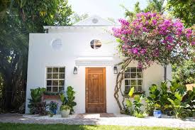21 Welcoming Guest House and Cottage Ideas