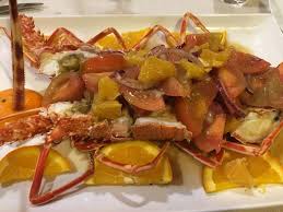 Raffinata e squisita, l'aragosta alla catalana sprigiona tutto il sapore dell'estate e della brezza marina, sicuramente apprezza anche dai palati più raffinati. Cosa Mangiare Ad Alghero Blualghero Accommodation