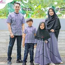 Tidak hanya itu, berbagai model dan desain baju couple pun menjadi populer dikalangan masyarakat sekarang ini. Vip Fashion Cod Hafiz Dan Hafizah Family Seragam Keluarga Muslim Baju Couple Pasangan Baju Seragam Lebaran Keluarga Pakaian Wanita Model Terbaru Gamis Anak Gamis Wanita Modern