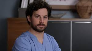 Télécharger et regarder grey's anatomy saison 17 vostfr episode 1 en streaming gratuit, c'est l'histoire de meredith grey, interne, résidente puis. Grey S Anatomy Videos Facebook