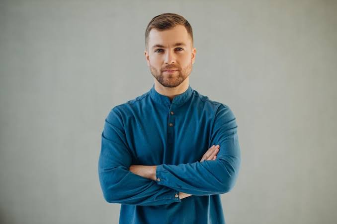 Developer writing custom code across multiple screens