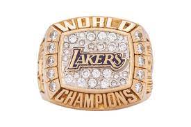 So many details on these lakers rings. Kobe Bryant Lakers Championship Ring Sells For 206k Usd Hypebeast