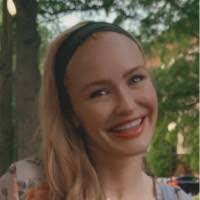 Victoria Crump's Instagram, Twitter & Facebook