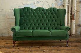 Sie kommen teilweise sogar mit integriertem tisch wie das sona highback sofa. Design Chesterfield Luxus 3 Sitzer Sofa Mit Hoher Lehne Textil Grasgruen Polster Couch Neu Bei Jv Moebel