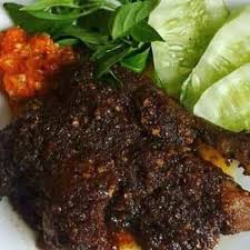 Resep nasi goreng bebek salah satunya, yang dapat bunda coba di rumah, dengan bumbu yang sederhana dan cara memasak yang mudah anda bisa berkreasi di dapur. Jual Bebek Goreng Madura Sambel Lalapan Bebek Kab Bekasi Dapur Anda 2000 Tokopedia