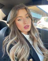 Lily Young's Instagram, Twitter & Facebook