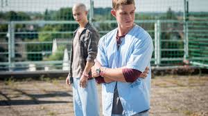 Wahre freunde sind die, die kommen wenn es dir schlecht geht.club der roten bänder: Damian Hardung Von Club Der Roten Bander Was Wird Aus Jonas Und Leo Gala De