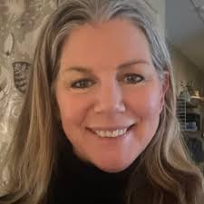 Photo posted by 𝐋𝐨𝐨𝐤, 𝐓𝐡𝐢𝐧𝐤 & 𝐅𝐞𝐞𝐥 𝐁𝐞𝐭𝐭𝐞𝐫 (@kmr.beaute)