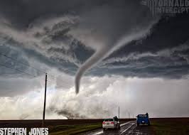 Pri našich hraniciach vyčíňalo tornádo! Tornado V Kansase V Tvare Severe Weather Slovakia O Z Facebook