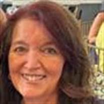 Leslie Rayfield's Instagram, Twitter & Facebook