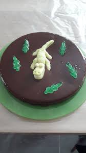 Gateau Crocodile Gateau Chocolat Ganache Chocolat Decoration Pate D Amande Et Croco Bonbons Gateau Chocolat Gateau Chocolat