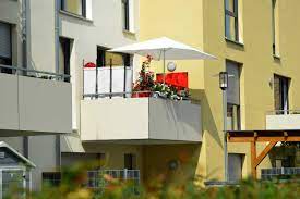 Eine passende schutzhülle schützt die sichtschutzfächer vor staub und ausbleichen. Balkon Sichtschutz 25 Ideen Aus Bambus Holz Kunststoff Co