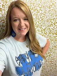 No better teacher than Minnie Mouse! 🎀 ❤️ #minniemouse #disney