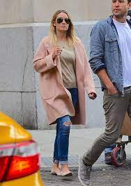 Pic Exclusive Lauren Conrad Debuts Baby Bump Lauren Conrad Style Lauren Conrad Lauren Conrad Pregnant