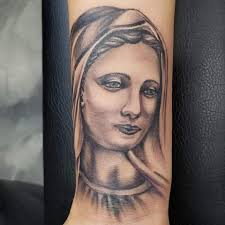 Tattooed by Chris. Chris normally works Tuesday through Thursday 12pm to  10pm.