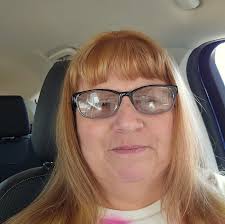 🌿 Hoya nicholsoniae 'Cinnamon Candy' 🌿 Hoya 'Cinnamon Candy' is a  stunning, fast-growing vining plant with thick, veined leaves that develop  red hues under bright light. Its fragrant blooms emit a sweet,